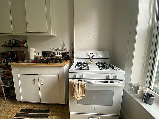 4th image of 23 Hawthorne St #3R
