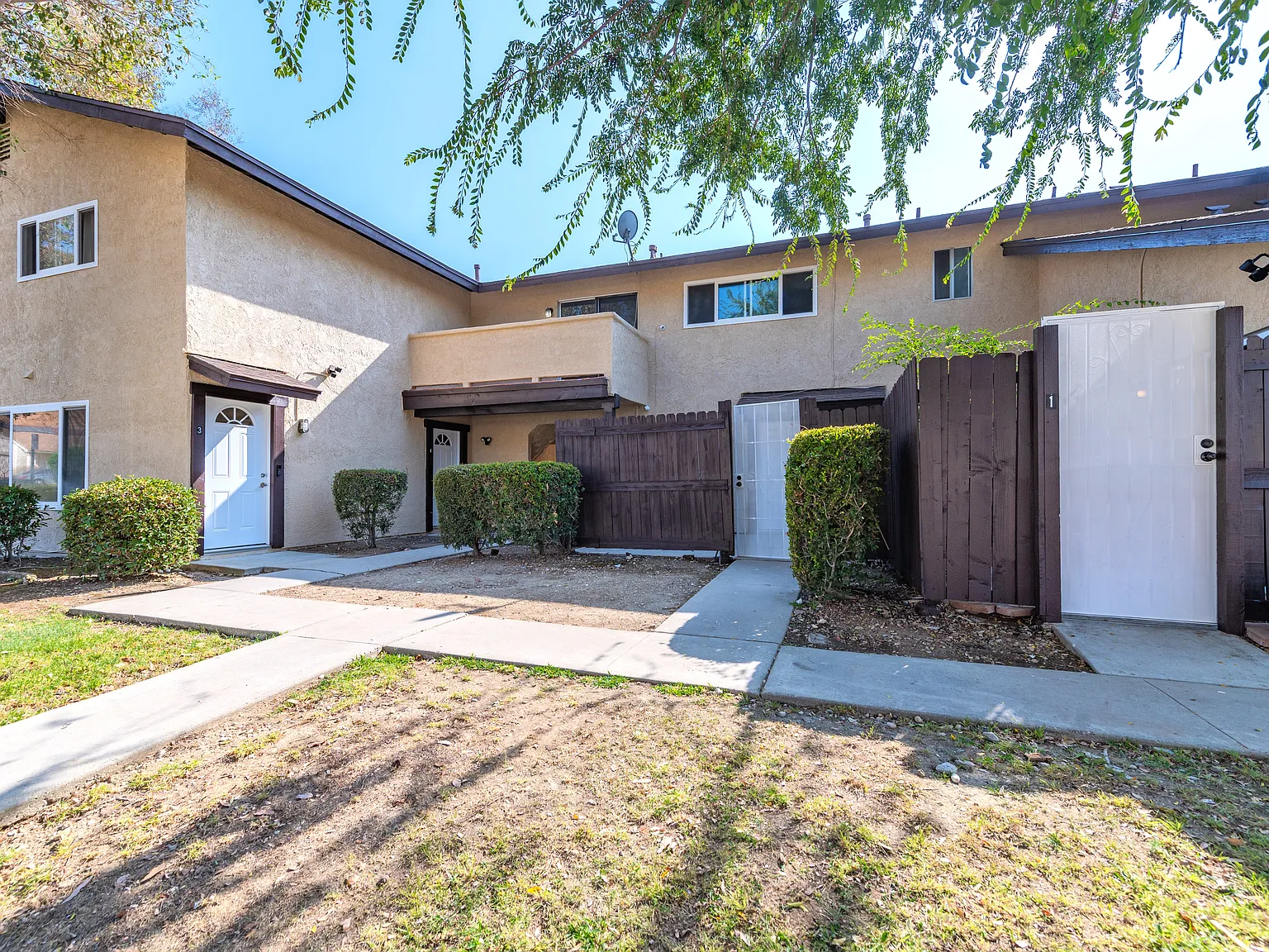2 bed, 1.5 bath, 870 sqft, $2,600 — Photo 3