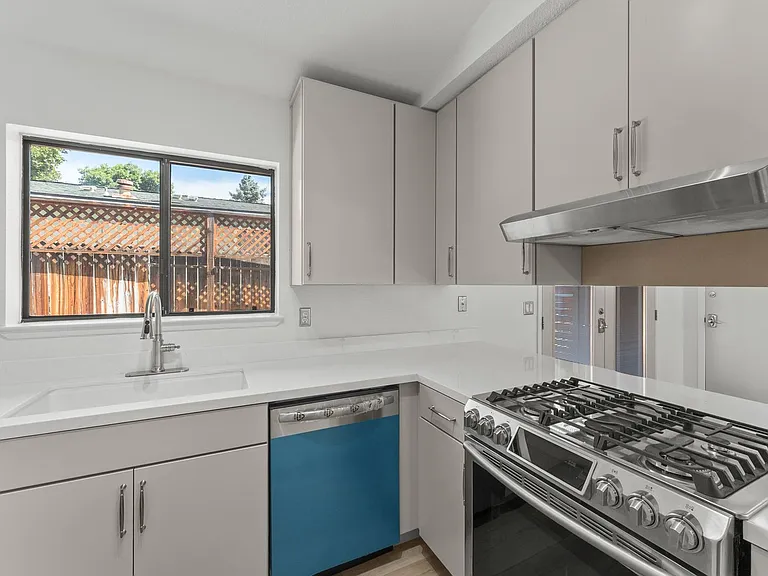 145 Summerset Dr — Photo 10