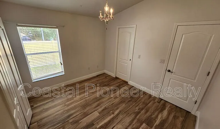 11404 Holmbridge Ln — Photo 32