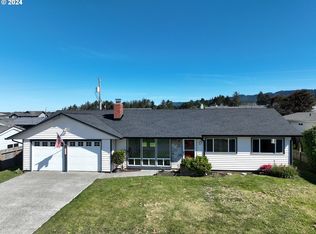 1226 Iris St, Brookings, OR 97415