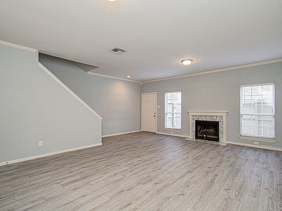 5th image of 3088 Holly Hall St #1