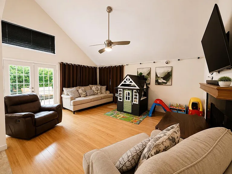 3115 Ashford Bend Dr — Photo 4