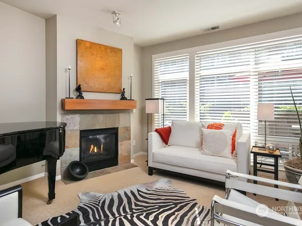 1950 Alaskan Way #125, Seattle, WA 98101