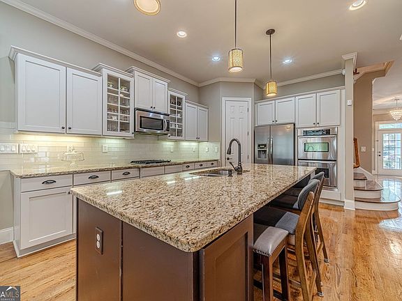 3rd image of 500 Warm Springs Ct