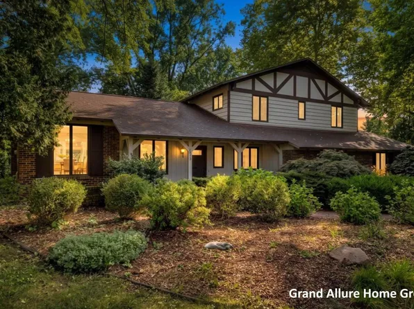 2850 Burritt St NW, Grand Rapids, MI 49504