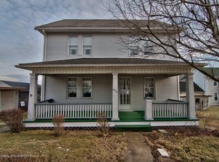 404 3rd St, Blakely, PA 18447