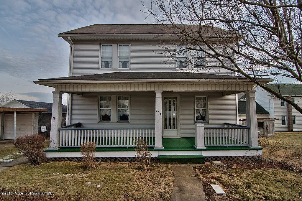 404 3rd St photo 1