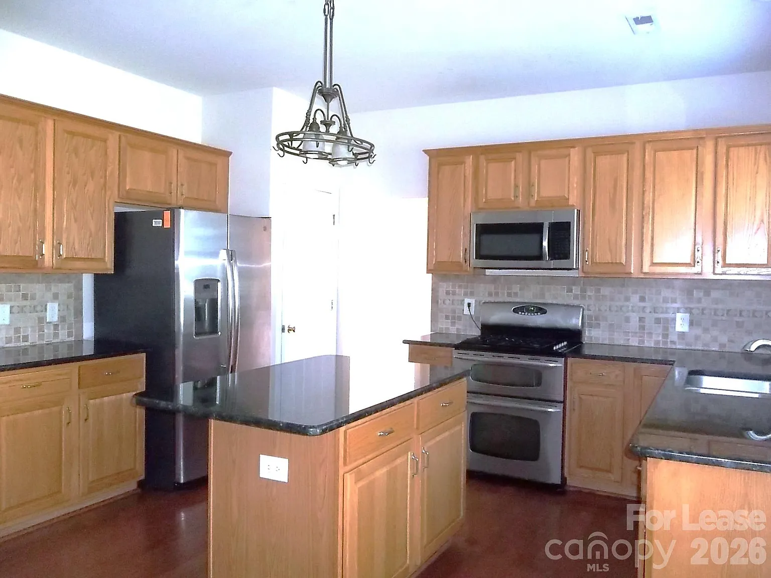 4 bed, 2.5 bath, 2442 sqft, $2,950 — Photo 4