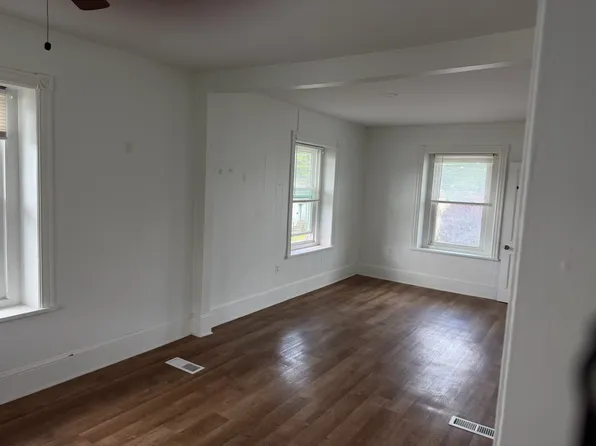 2766 Mount Carmel Ave Floor 2, Glenside, PA 19038