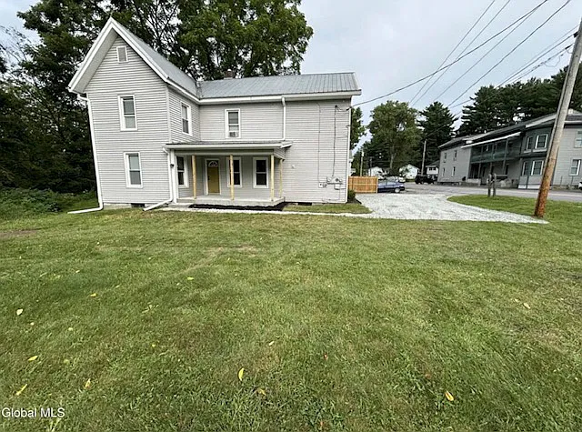 2 bed, 1140 sqft, $1,850 — Photo 1