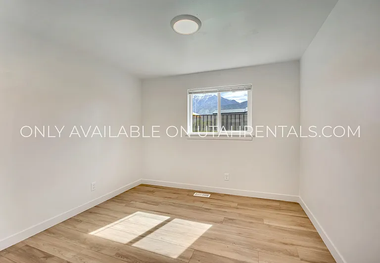 1535 S 450th St E — Photo 10