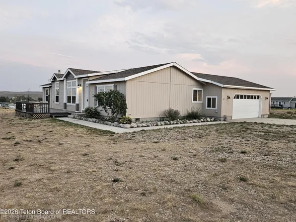 35 Hawken Ln, Pinedale, WY 82941