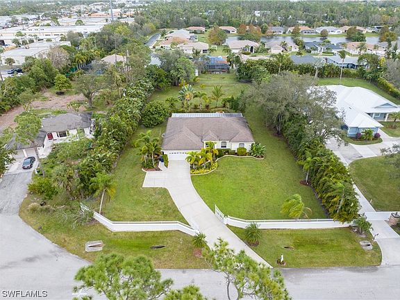 3rd image of 6265 Scott Ln