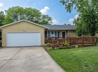 624 Santa Fe Dr, Freeport, IL 61032