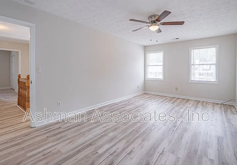 2402 Betsy Ct SW — Photo 26