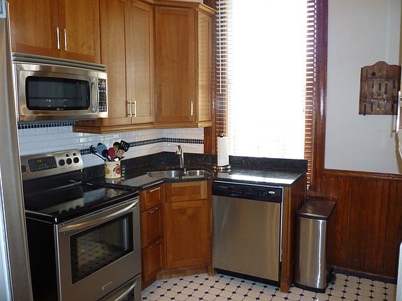 5th image of 1513 Porter St