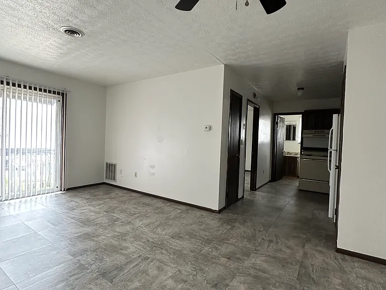 89 Palomino Dr #11 — Photo 1