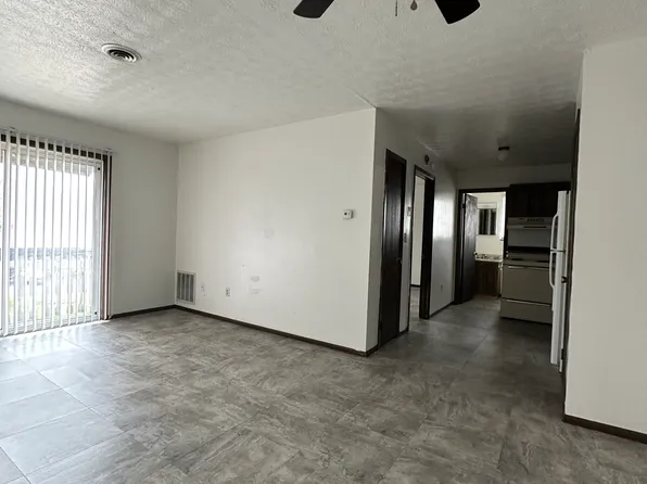89 Palomino Dr APT 11, Weirton, WV 26062