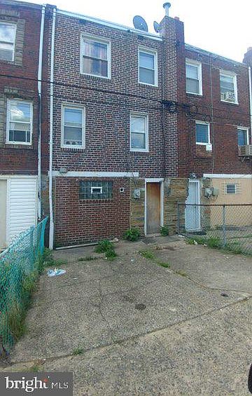 2nd image of 4805 E Alcott St