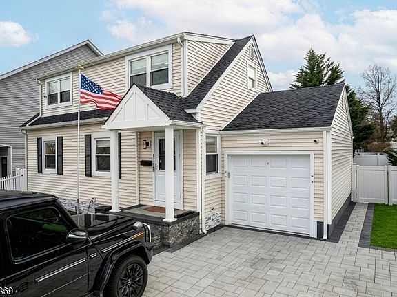 3rd image of 138 Merrill Rd