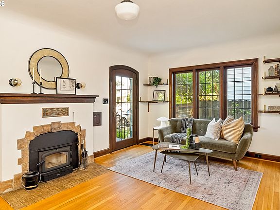 5th image of 6343 N Michigan Ave