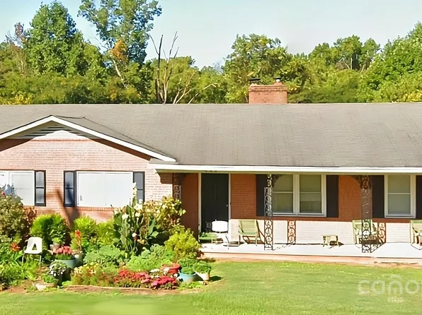 406 S Caldwell Ave, Newton, NC 28658