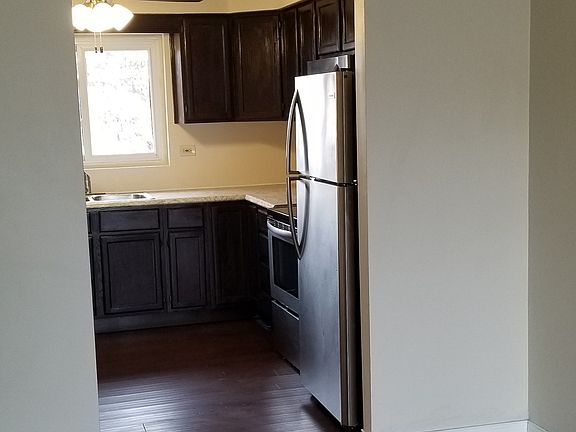 4th image of 3903 Warren Ave APT B6
