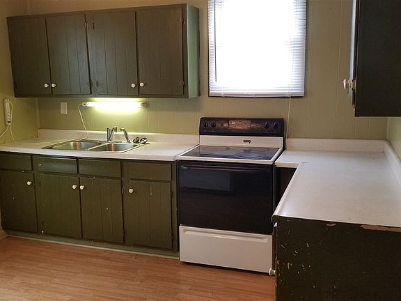 4th image of 909 W Jackson St
