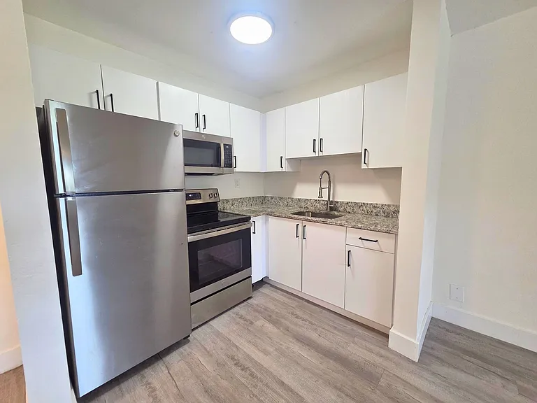 1300 Northeast 3rd Street — Photo 17