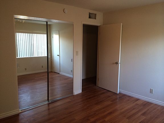 2nd image of 519 Palm Dr APT 5