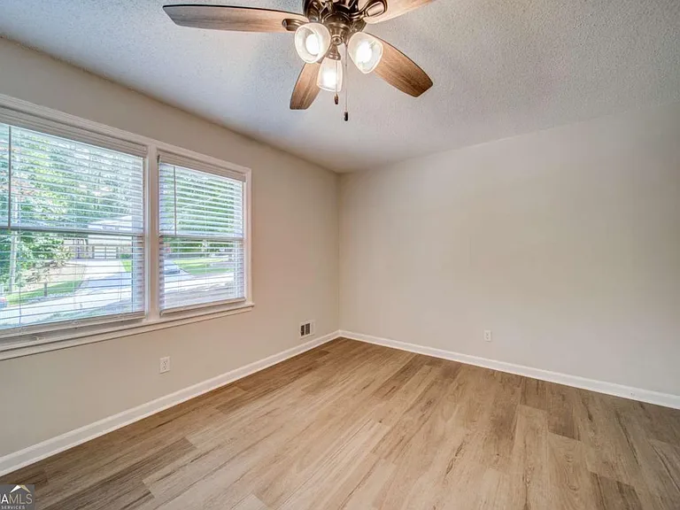 4734 N Springs Rd NW — Photo 36
