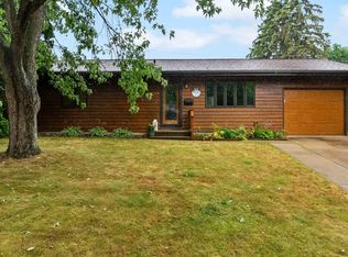 6021 Meadowood Dr, Madison, WI 53711