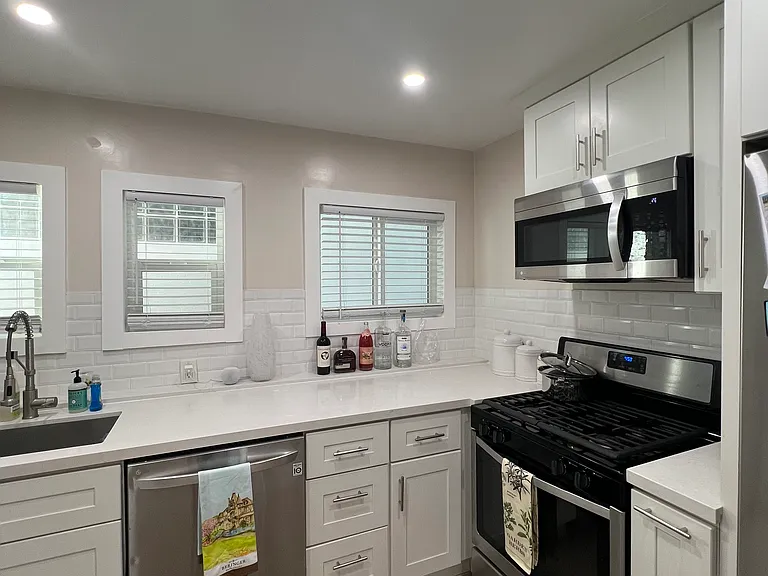 2416 Ozone Ct — Photo 3