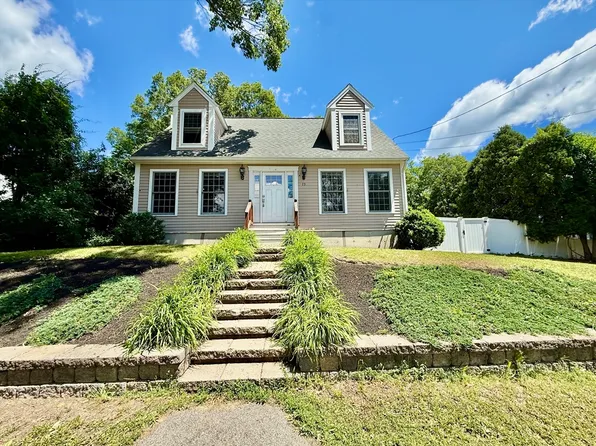 13 N Martin Rd, Amesbury, MA 01913