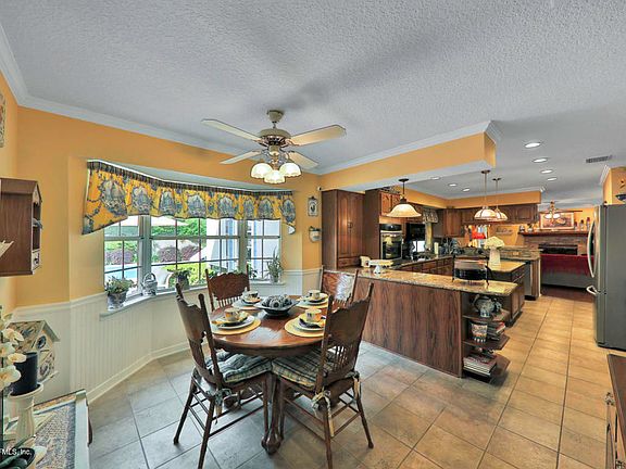 4th image of 2850 Birchwood Dr
