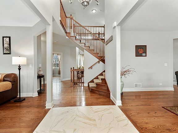 2nd image of 37W222 Emerald Ct