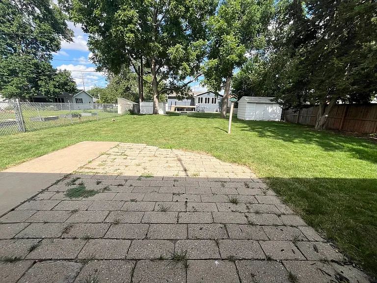 2512 S West Ave — Photo 21