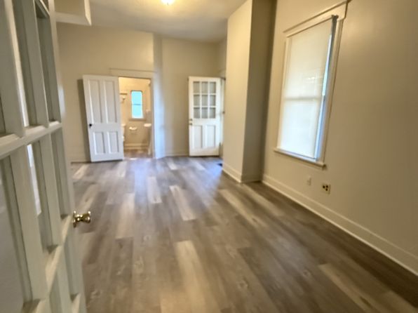 221 S Pleasant St APT D