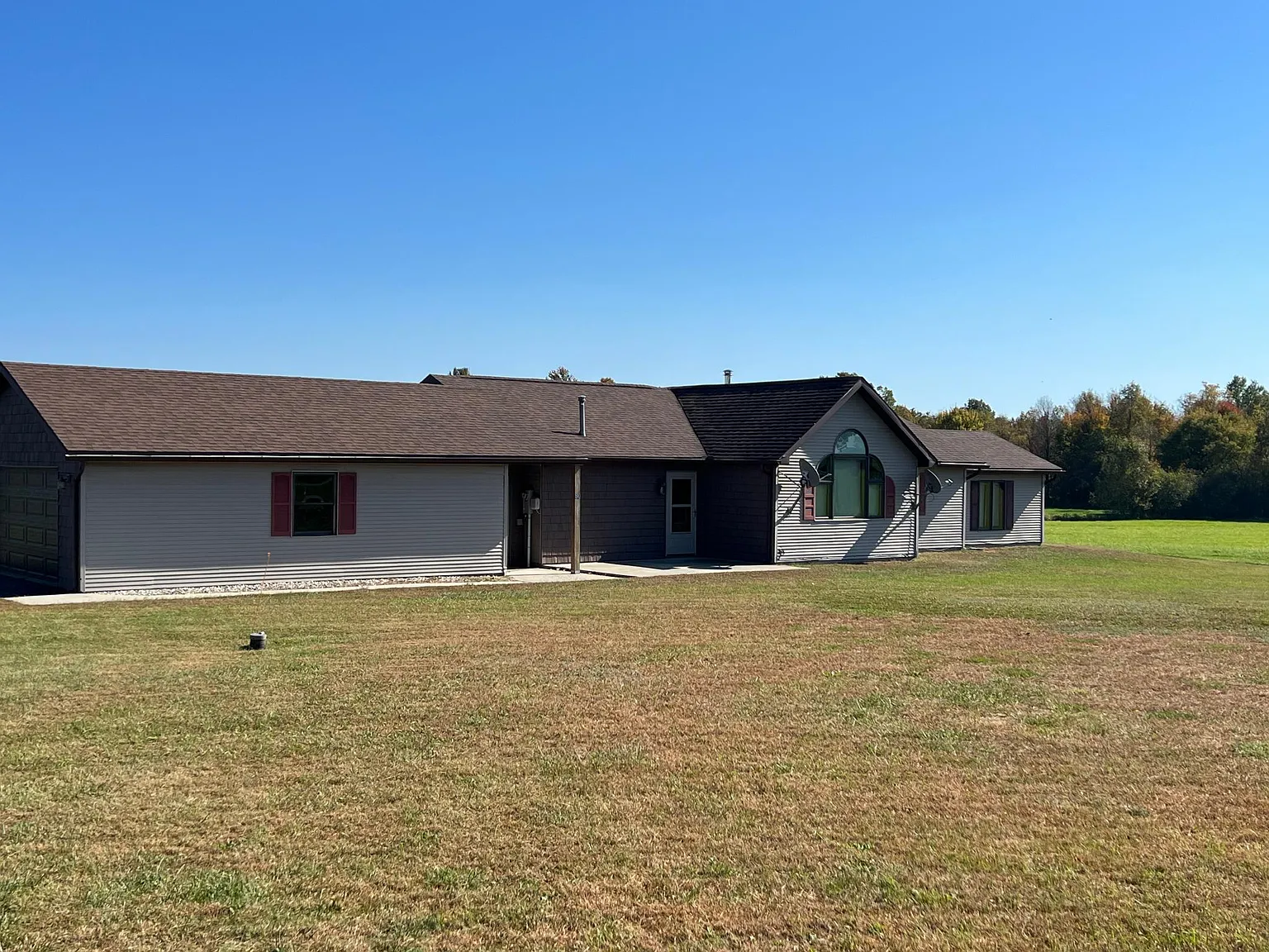 3 bed, 1922 sqft, $1,750 — Photo 3