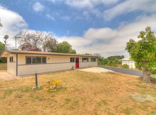 360 W Clemmens Ln, Fallbrook, CA 92028