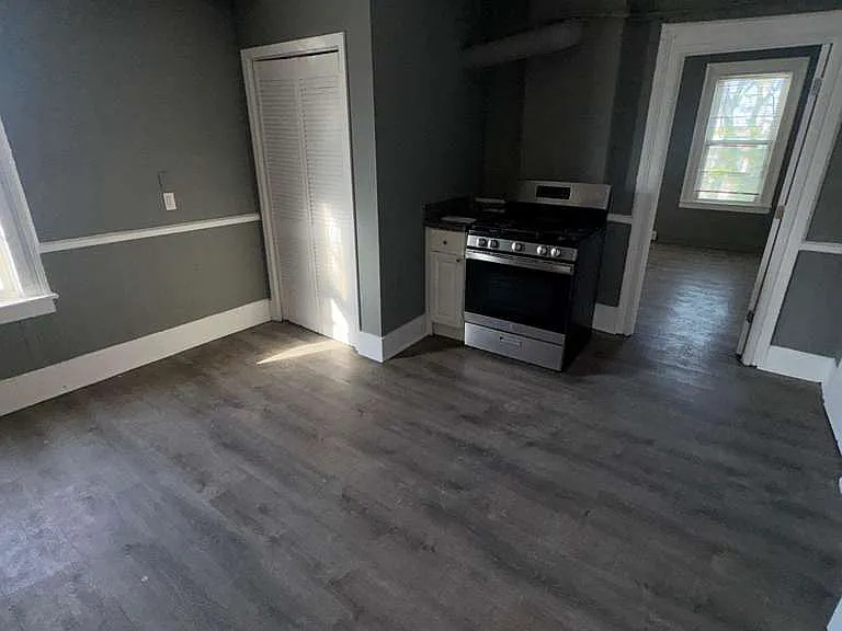 465 Lafayette St #1 — Photo 6