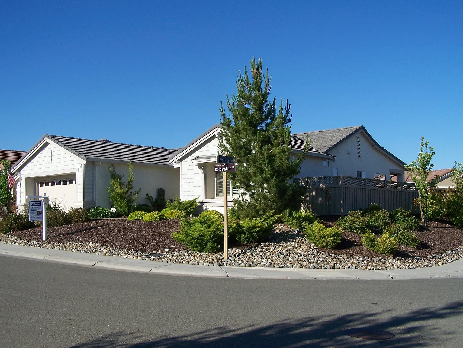2121 Coldwater Ln photo 1