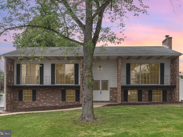 55 Linwood Dr, Chambersburg, PA 17202