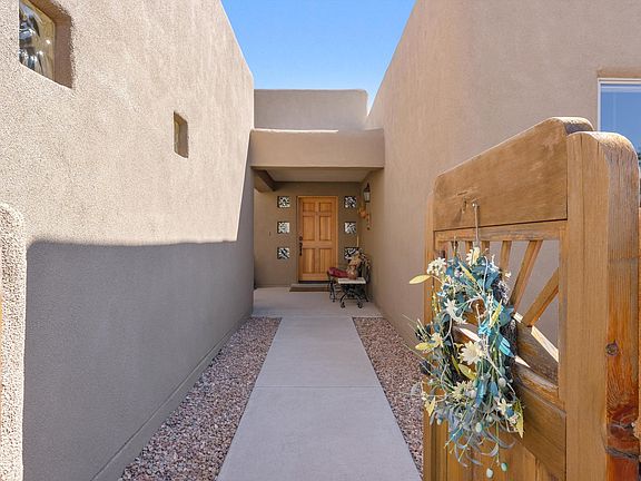 4th image of 4612 Cactus Ave NW