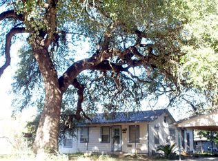 410 S Crisp St, Uvalde, TX 78801