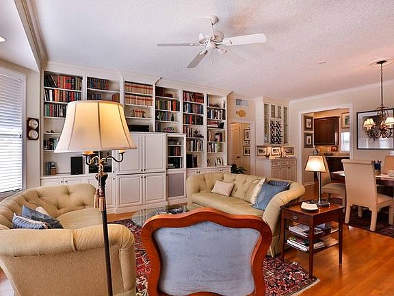 5th image of 105 Fareham Pl N