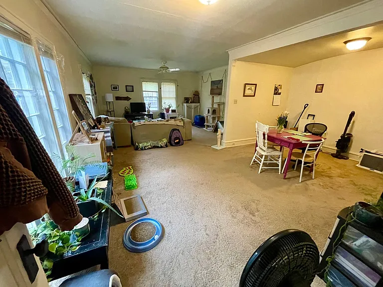 2114 E Woodstock Pl — Photo 2