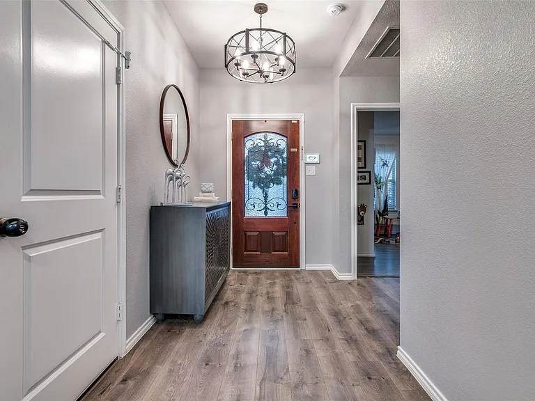 1829 Strongbark Dr — Photo 5