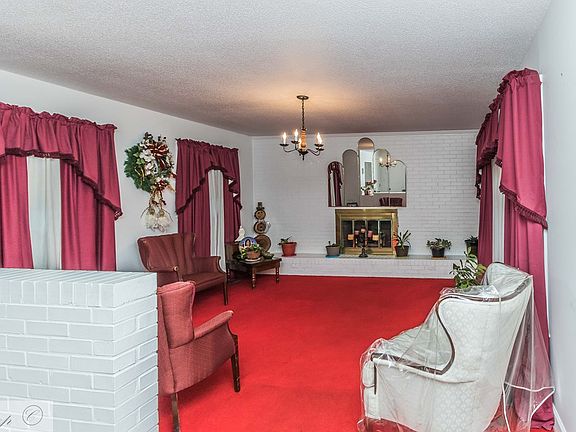 2nd image of 606 Longleaf Ave